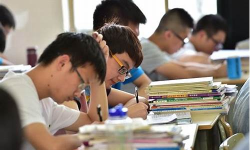 新疆高考复读生如何办理复读_新疆复读生的高考政策